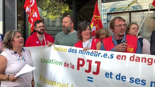 F3nord's tweet photo. "Casse de la Protection Judiciaire de la Jeunesse", la colère des agents à Lille
https://t.co/RUBAUrpVcO https://t.co/aWN6sQ9aYw