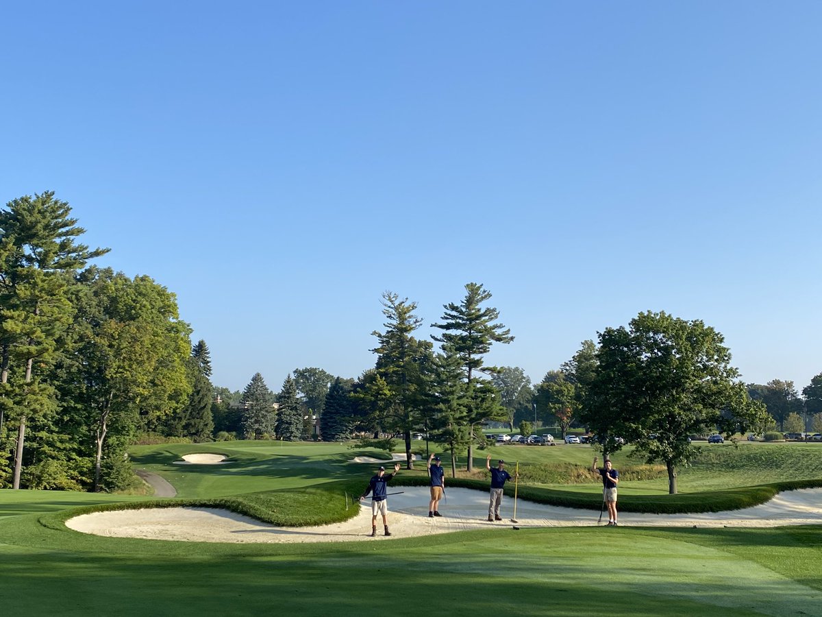 GriffithsJayson's tweet image. We have a supportive Membership…our Grounds Team we’re happy this morning receiving their well deserved “summer bonus’s”…financially, it makes a difference. 👌🙏👏 #Reliability #Teamwork #AttentionToDetails #Performance24