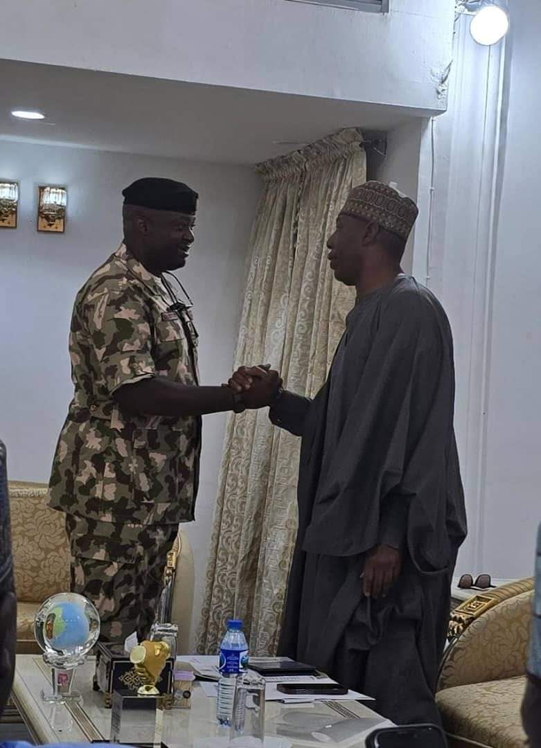 ZagazOlaMakama's tweet image. #MaiduguriFlooding 

Governor Borno Professor Babagana Umara Zulum mni received Navy Captain MA Abdullahi of the Nigerian Navy in the Operation Hadin Kai of Borno State, North East Nigeria who Coordinated rescue of victims during the  Maiduguri and Jere flooding disaster.