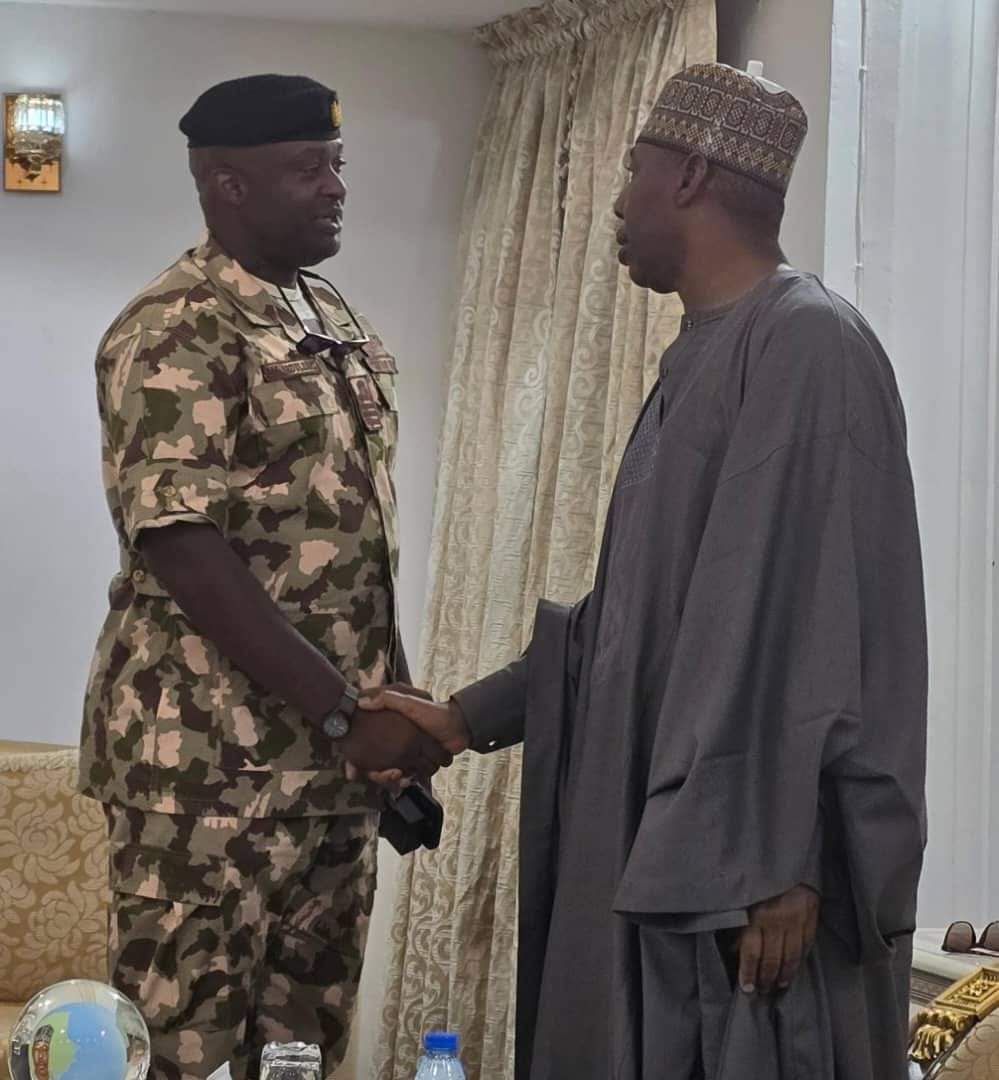 ZagazOlaMakama's tweet image. #MaiduguriFlooding 

Governor Borno Professor Babagana Umara Zulum mni received Navy Captain MA Abdullahi of the Nigerian Navy in the Operation Hadin Kai of Borno State, North East Nigeria who Coordinated rescue of victims during the  Maiduguri and Jere flooding disaster.