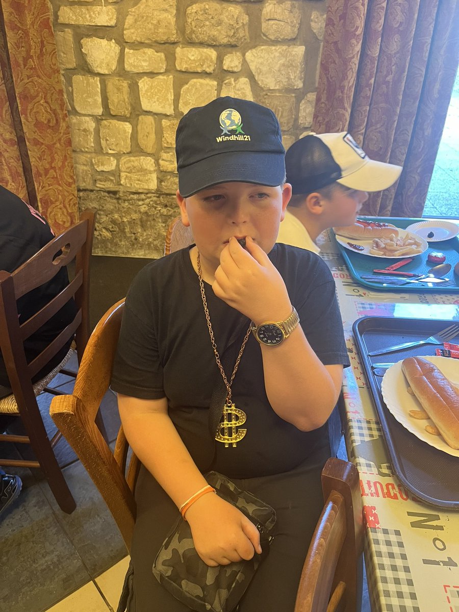 FrenchTrip1's tweet photo. Trying escargots….snails! https://t.co/lTRprgujkm