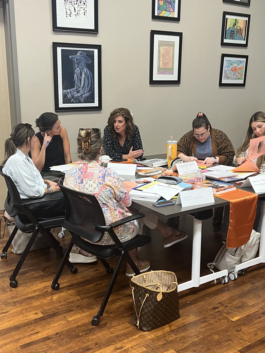 mrslibrarybooks's tweet photo. This is the work! Coaches, APs, and principals are learning more about Data Driven Instruction and how to lead #Weeklydatameetings to help our students grow! #RISDbetheOne https://t.co/V5f0aTxszY