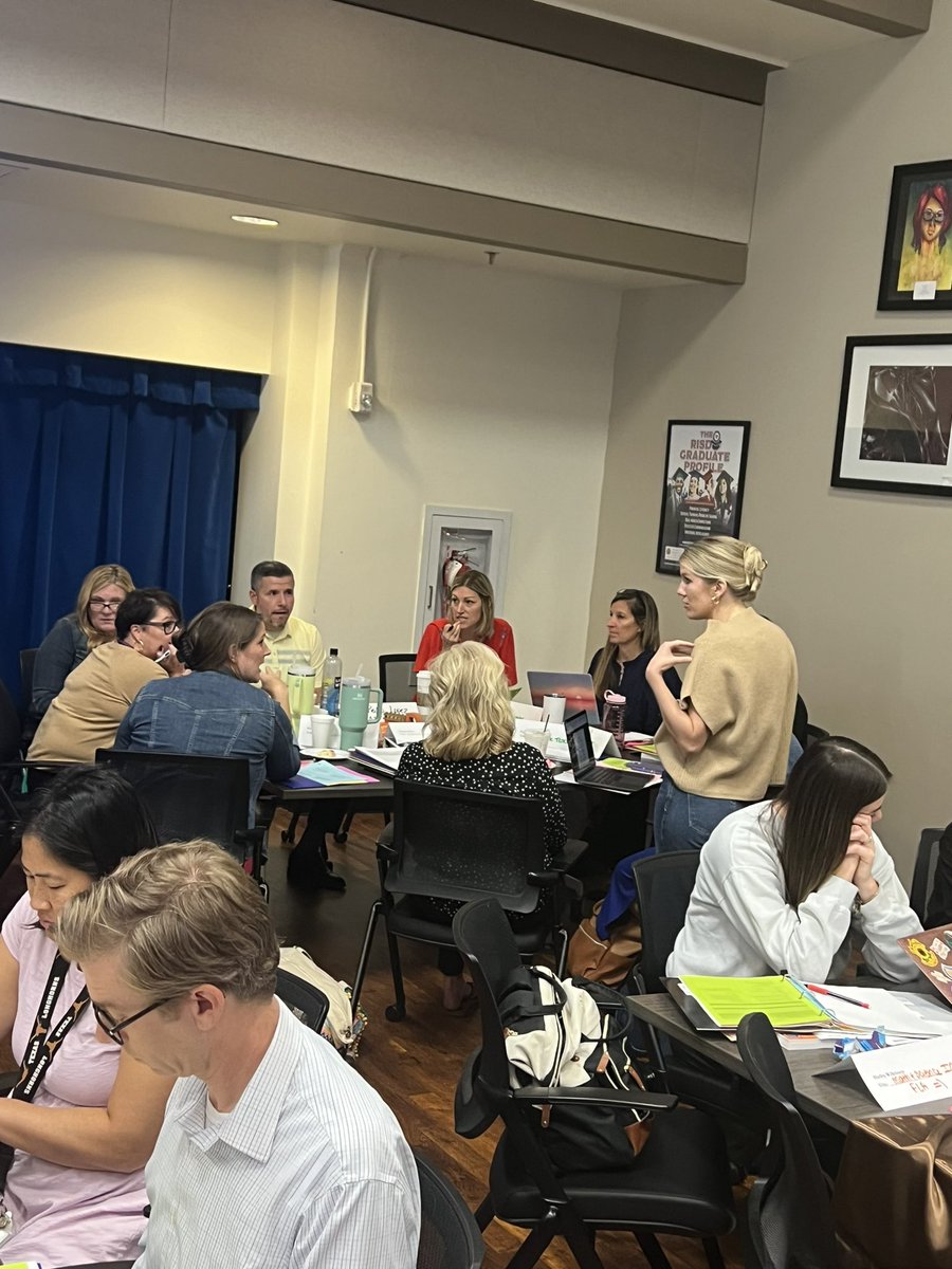 mrslibrarybooks's tweet photo. This is the work! Coaches, APs, and principals are learning more about Data Driven Instruction and how to lead #Weeklydatameetings to help our students grow! #RISDbetheOne https://t.co/V5f0aTxszY