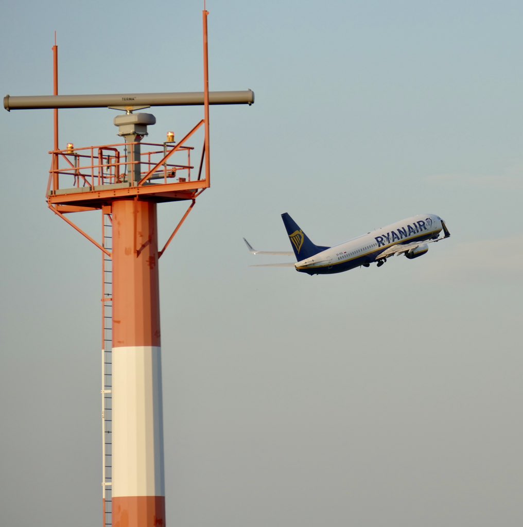 SH4NRO5E's tweet photo. Fab night at the spotters evening at @BristolAirport … just wanted to share a few! #airport #bristolairport #aeroplane #spottersevening #photographs #photography #lumix https://t.co/8GzJVpI4qP