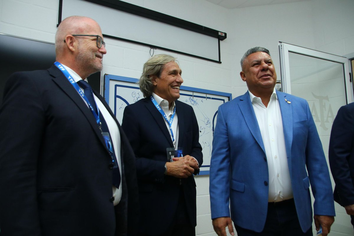 tapiachiqui's tweet photo. Es un orgullo poder realizar y dar inicio al 2° Simposio de Ciencias Aplicadas al Fútbol en la casa de los campeones del Mundo y bicampeones de América.

https://t.co/KuR53ODUAO https://t.co/FyqBYh3CcI