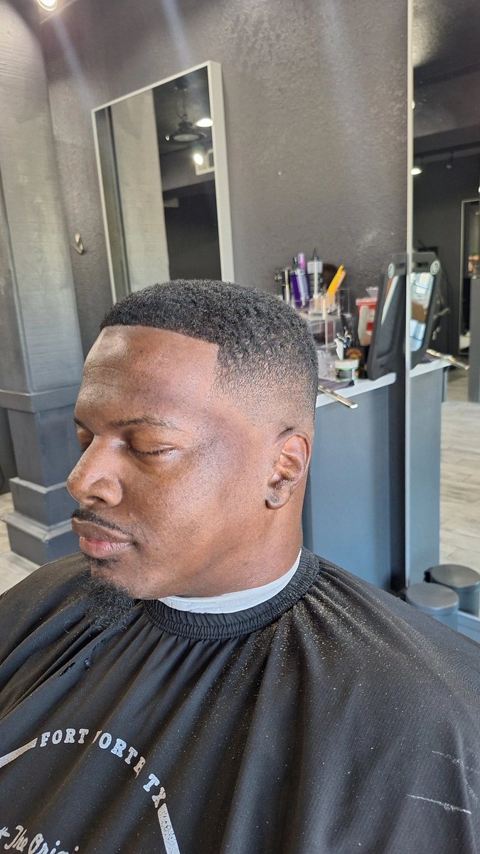 WDemonshae's tweet image. #LateUploadFromLastNight #Baldfade #BaldFadeHaircut #ImFaded