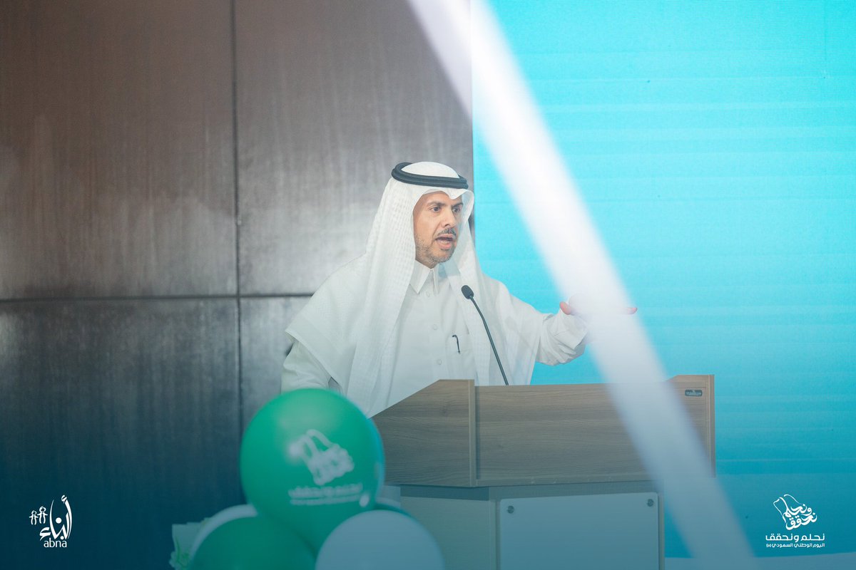 قصيدة حماسية منسوجة بكلمات وطنية أبدع فيها أحد أبناء أبناء ورسم الأبناء لوحة فخر واعتزاز عبر أوبريت "حب الوطن"، شارك بعده الشاعر الإعلامي أ. عبد الكريم اليوسف بأبيات وصفت حب كل مواطن لهذا البلد المعطاء.