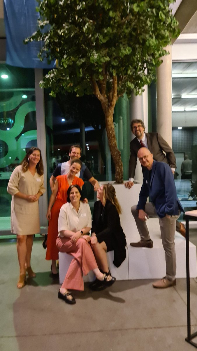 Zo blij dat iedereen van cultuur- en socialprofitmanagement erdoor is! Zo blij om iedereen terug te zien op de proclamatie! 
Veel succes met jullie verdere verhaal!
#proudlecturer 
<a href="/vivescontinue/">VIVES Continue</a>