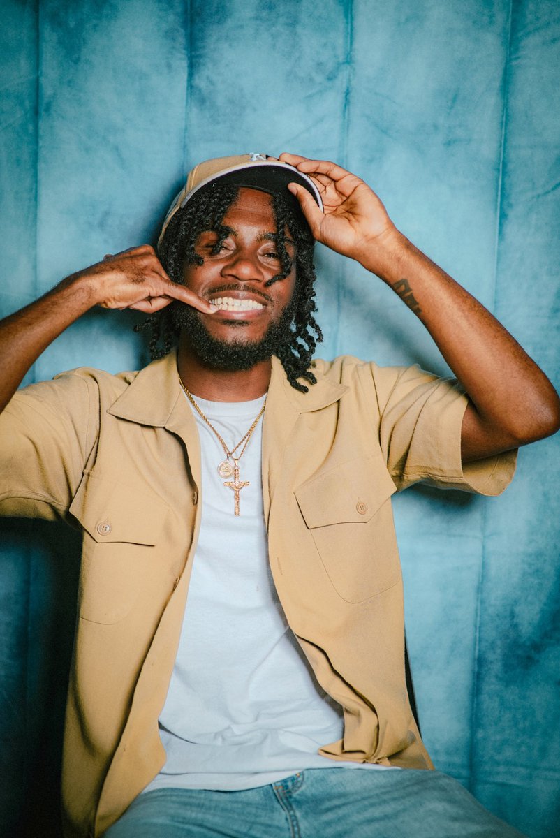 nlshuncho's tweet photo. “Math taught me to divide, English taught me to write, but College taught me to Survive” - Huncho #snrszn 📚 https://t.co/2hdKQZAS7J