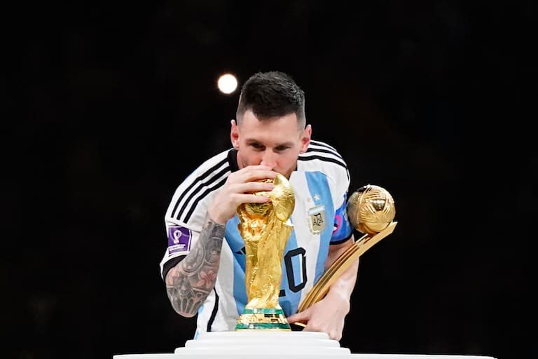 solciisimon's tweet photo. hola! para por fin recibirnos🎓😭 estamos haciendo esta encuesta para nuestro proyecto final. 
lleva como máximo 5 minutos y nos ayuda muchísimo sus respuestas. 

https://t.co/8PZyonsVtl

GRACIAS!
pd: es sobre futbol así que hacelo por él🫶🏼 https://t.co/zlD4ryWjkr