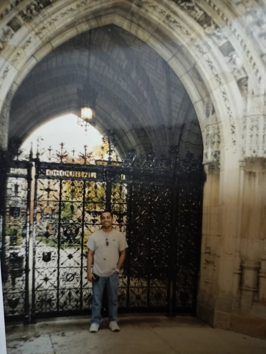 BjornQuixote's tweet photo. Eons back #CollegeThrowback. A time when I dreamt of a seat by #BostonHarbor at a corner office @BCG or @McKinsey. Life threw a curve ball & the river of life took a different route crafting & carving its own trajectory.
Such in life. Don't spend it on making others great! https://t.co/bBZ1s7NHGR