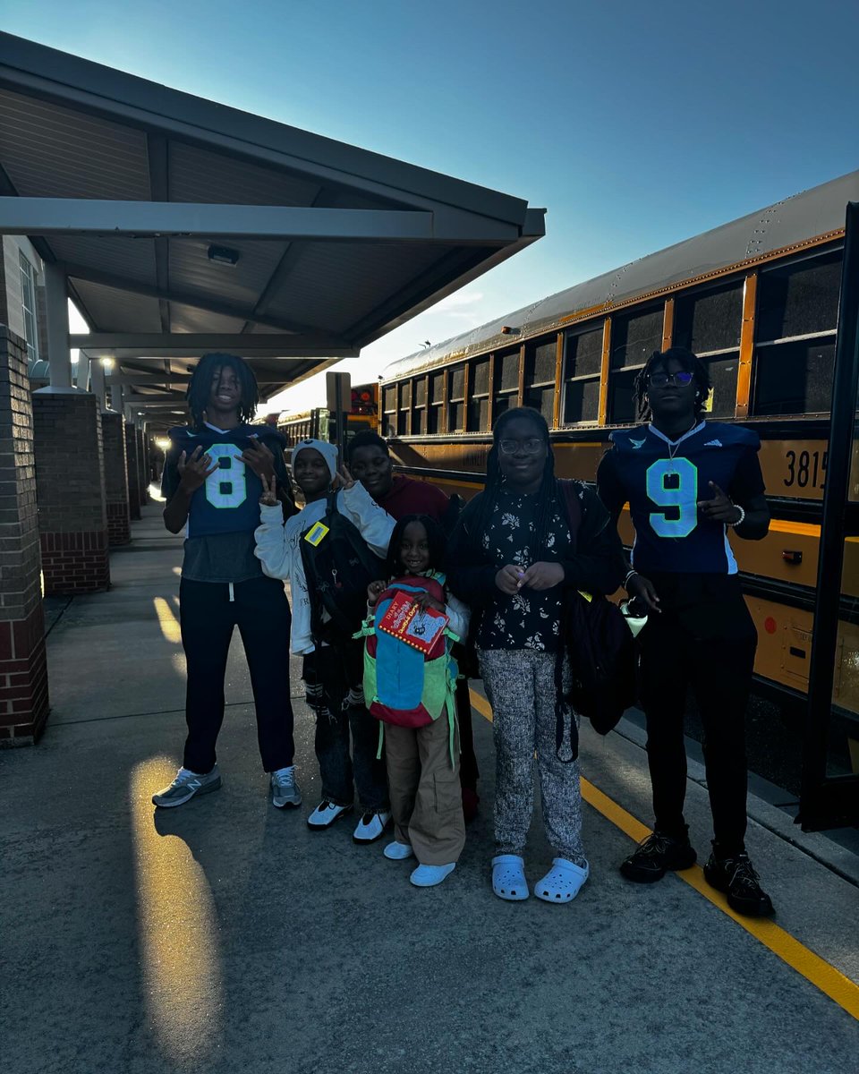 Forgot one of the pics!
More @titans_recruit players doing great things!