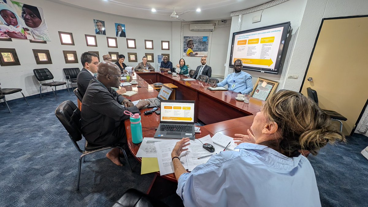 UNICEF_Burkina's tweet photo. BURKINA 19.09.24 - Meeting of friends of the children of Faso #GAEF held at #UNICEF, on the situation of children with focus on education. The Global Alliance against Hunger and Malnutrition was presented by the Ambassador of @BresilauBurkina. #Children #Education #Solidarity https://t.co/gSQMmg5VD2