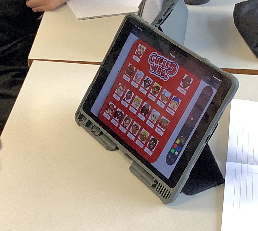 S1 played a round of Guess Who today to revise physical description. And they only spoke in German! Super Arbeit! 🇩🇪 🌟