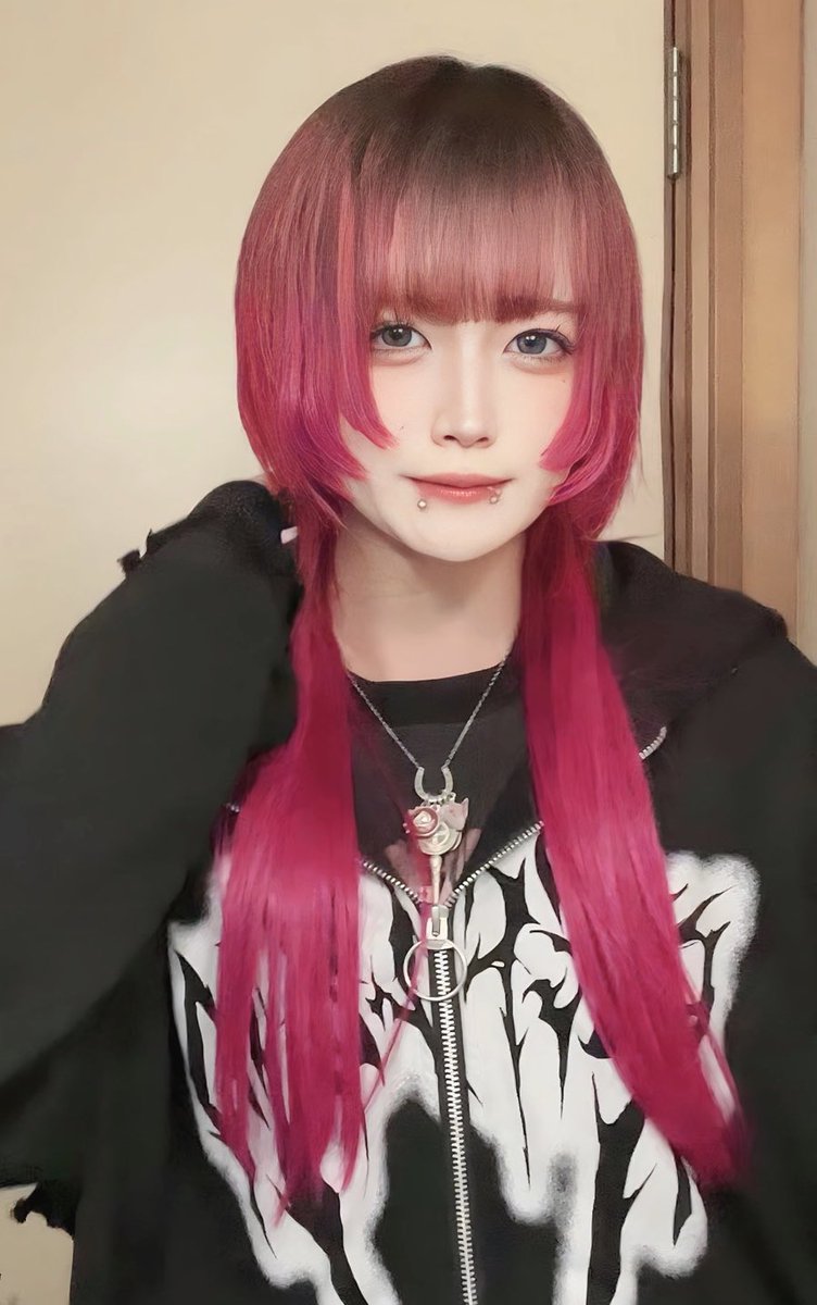 ypipi_01's tweet photo. 最近推しが配信も動画投稿も頑張ってくれてるから気になるな〜見たことあるな〜って人見に行って欲しいです！@pare_3236 https://t.co/mAa5oJ8qDh