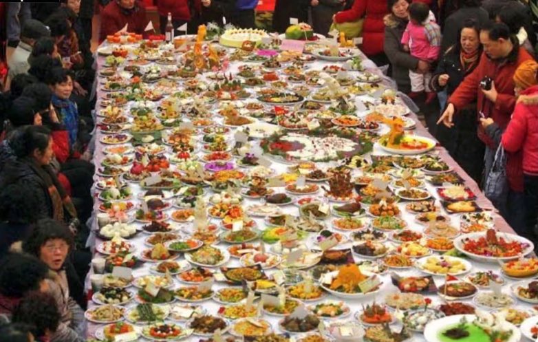 لما تفتح الباب على غرفة المعلمات: