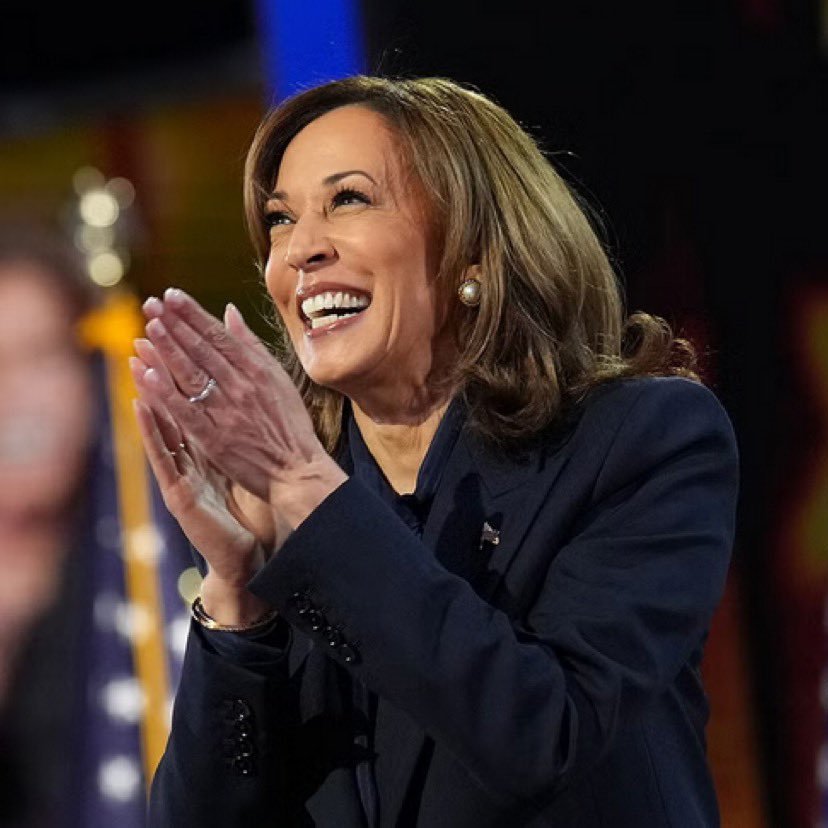mmpadellan's tweet photo. 47 days until JOY.
47 days until FREEDOM.
47 days until HISTORY is made.

47 days until Madame President Kamala Harris.
#Kamala47 https://t.co/pkWXJAkdcT