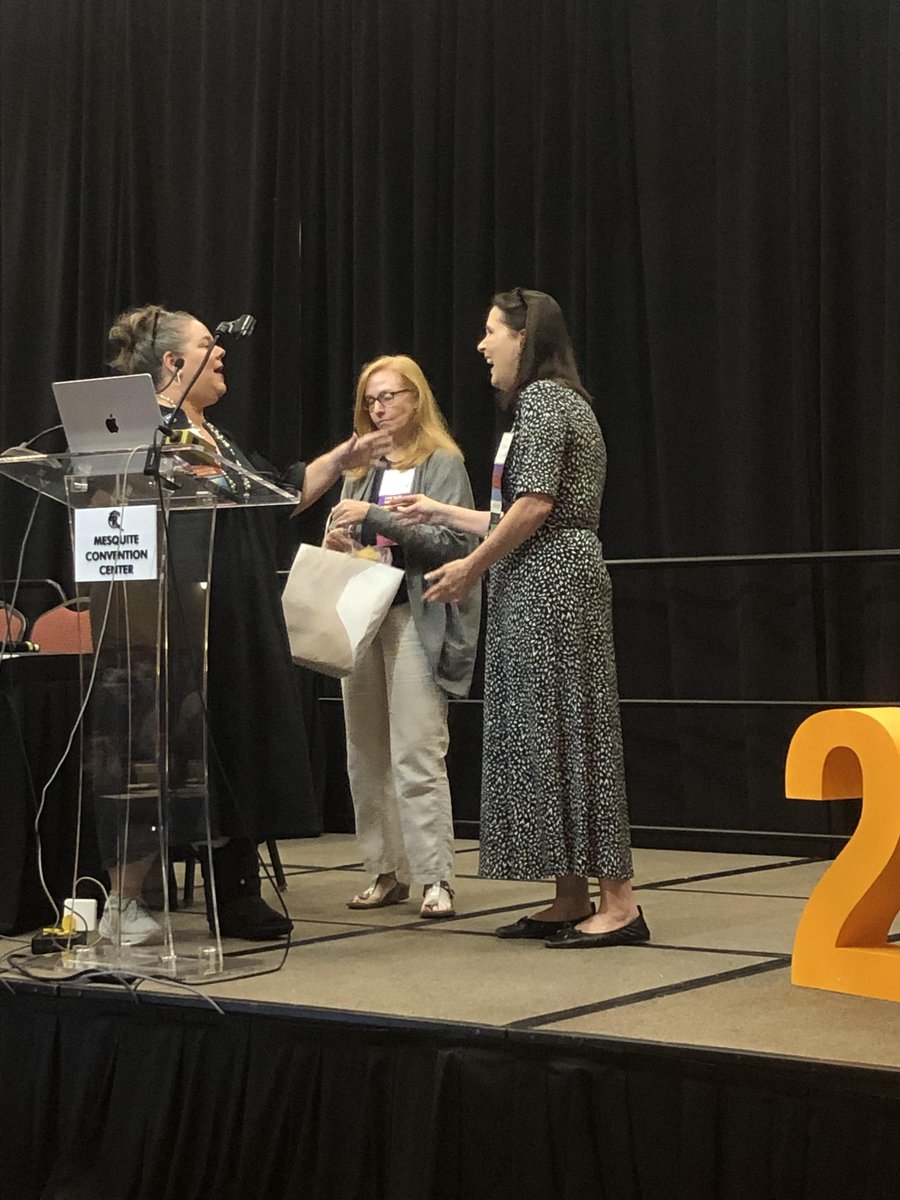 StopTXSuicides's tweet photo. Jennifer Battle recognizing Lisa Sullivan for all the incredible organizing and work to create this year's conference. #TxSP24 https://t.co/Nf9qHj1cOV
