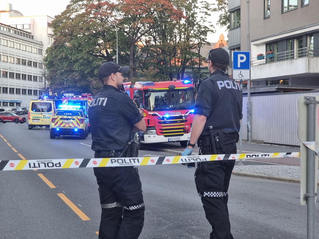 KristofferFoto's tweet photo. #Oslo Nødetatene er i området Sandaker da det er meldt om en person som har falt i Akerselva. Vi jobber med å lokalisere personen. https://t.co/xqDmRqUJI0