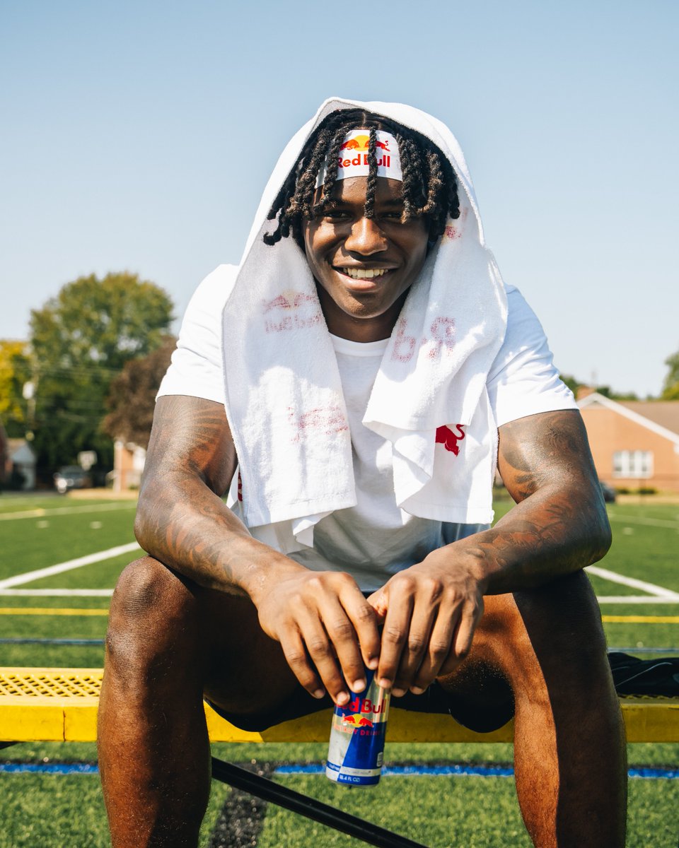 FOS's tweet image. Ohio State freshman WR Jeremiah Smith is signing an NIL deal with Red Bull as its first-ever college football athlete.