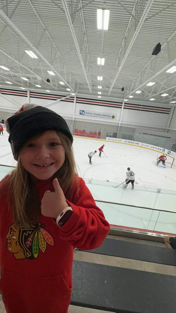 mbeyer8907's tweet photo. Daddy daughter day starting at Chicago Blackhawks training camp, which never disappoints! @NHLBlackhawks https://t.co/EuEtCJr4Ht