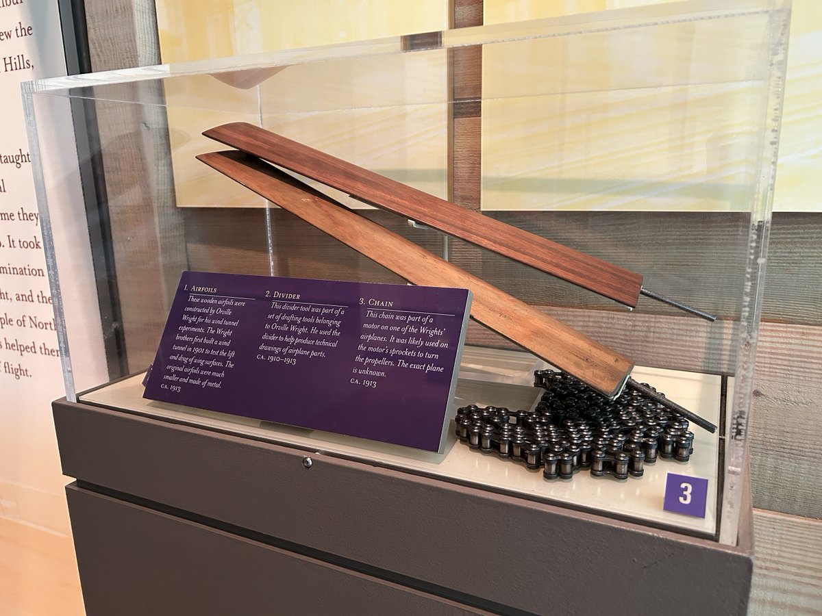 NCmuseumhistory's tweet image. #WhatIsIt?! Answer: This chain (circa 1913) was part of a motor on one of the Wright brothers’ airplanes. The exact plane is unknown, but it was likely used on the motor’s sprockets to turn the propellers. 
#WrightBrothers
