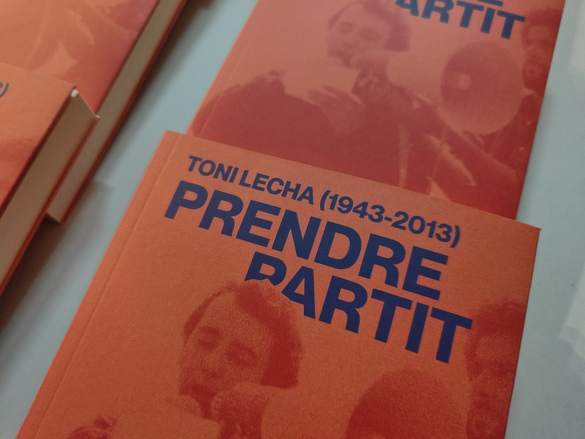 edicionsdel1979's tweet photo. Som un centenar de persones a l'@AteneuHarmonia a la primera presentació de la biografia "Toni Lecha (1943-2013): Prendre partit".

📌 També ens trobarem a Girona demà, 20 de setembre, a les 19.00 h al Casal Independentista @El_Forn. https://t.co/9uxtZdnqgd