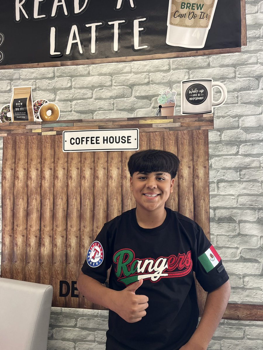 julz66's tweet image. Team Jersey day today - LOVE this Rangers jersey!!  @DeLayMS