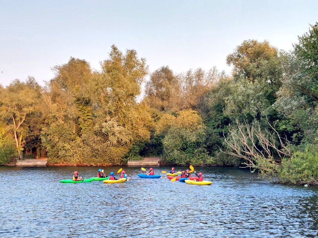 PerseOutdoors's tweet photo. Paddlesport Club are back on the water! A beautiful evening for a paddle 🙂 https://t.co/jtoYmhS1BI