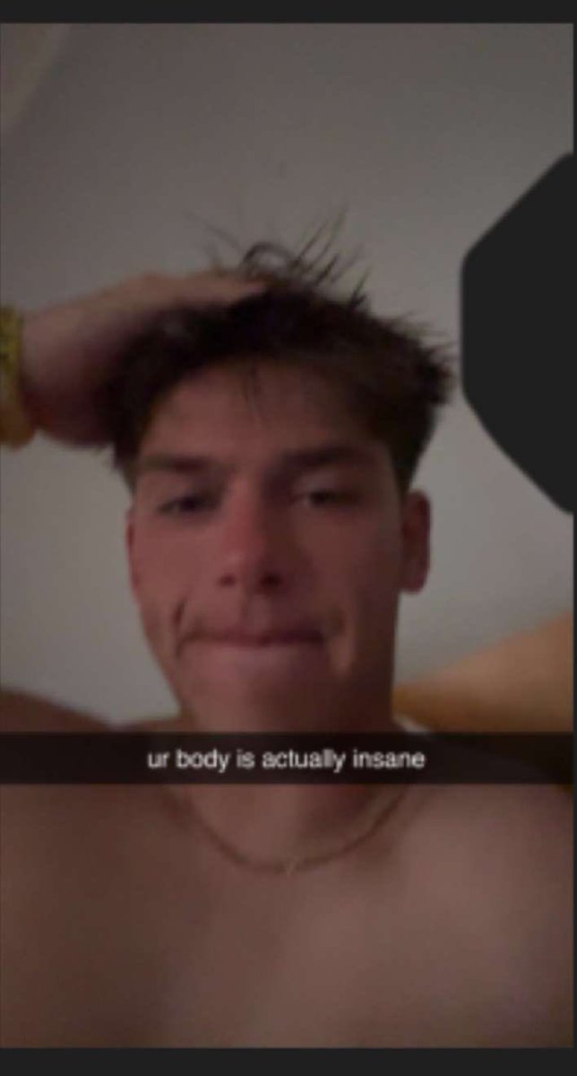 BarstoolBett's tweet image. does this game work on your sister tho?#letmehitcarlie🙏 #imnext @LMHSbarstool