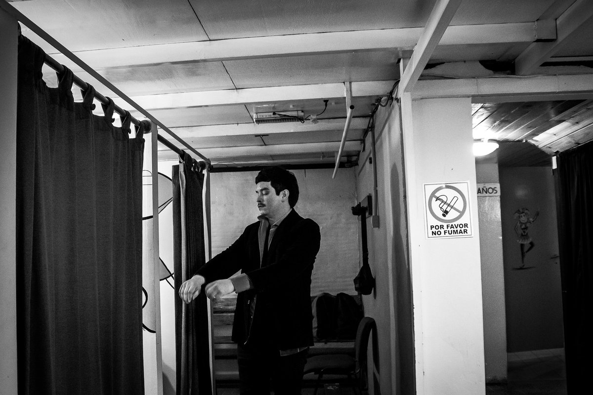 BicisLos's tweet photo. 📸Más detrás de escena del Teatro Marechal por @victoriabasterra_
#Backstage #Moreno #LosBicis #Marechal #Teatro #Fotografía #Detrásdeescena #Show #soundchek #Pedalboard https://t.co/dxN9B83Mjq