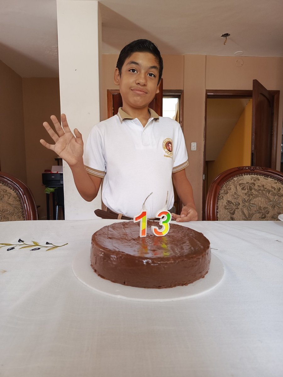 Eddyjulio34's tweet photo. Feliz cumpleaños Nicolás 🎁🎂🎂 https://t.co/4E6qWRJYNY