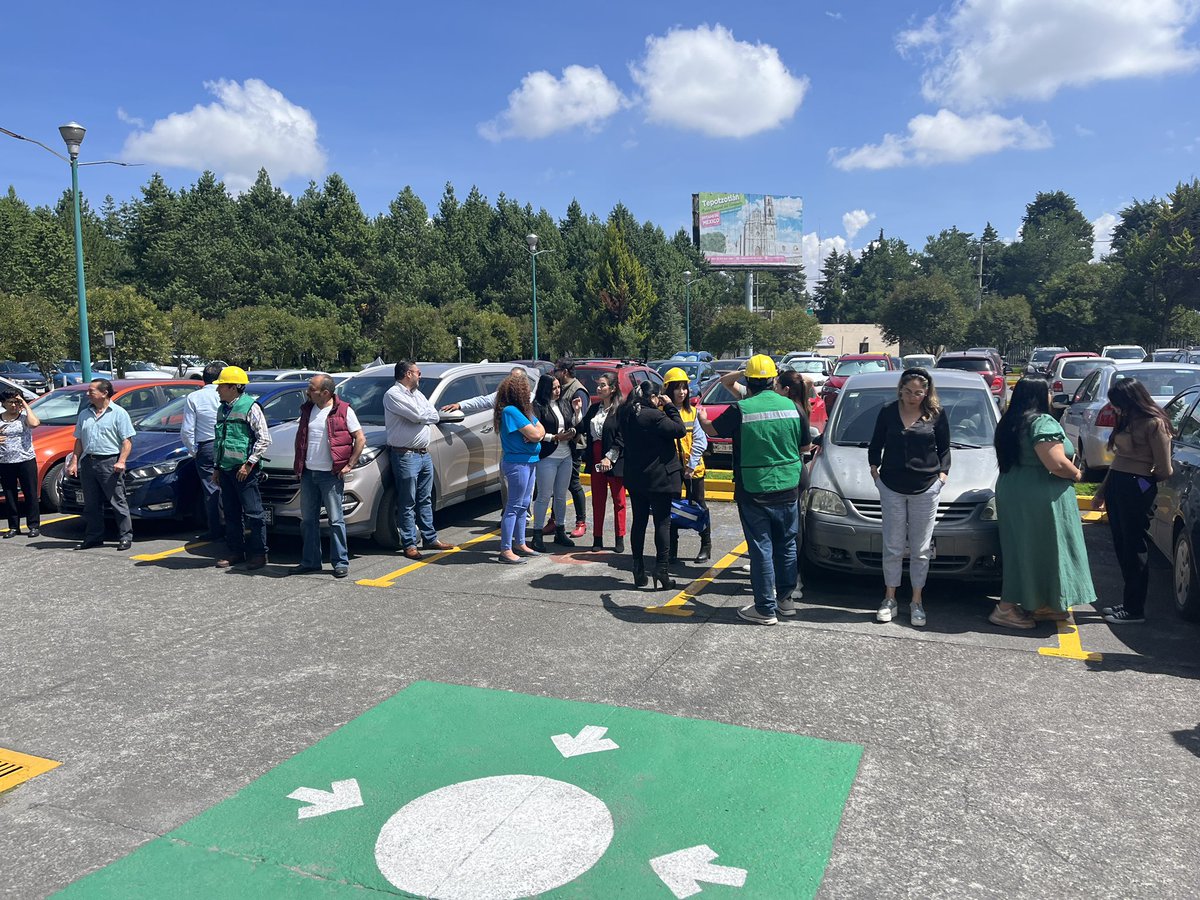 somoscecytem's tweet photo. Simulacro Nacional 2024. #SimulacroNacional2024 #SomosCECyTEM  @Edomex @delfinagomeza @SeducEdoMex https://t.co/CEQ6GwYjuW