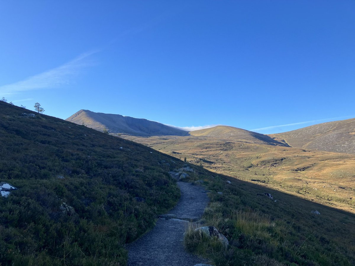 campinggoat's tweet photo. Perfect conditions to climb Ben Macdui and Cairn Gorm on Wednesday 👌 https://t.co/iBVbmef7ed