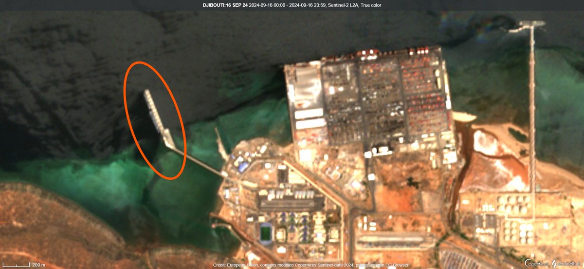 d_viekass's tweet photo. @MT_Anderson @TomSharpe134 @tom_bike @duandang Chinese overseas base #Djibouti 16/19 Sep 24.📸#Sentinel 2 & 1 SAR🛰️. PLA (Navy) #Type903 Replenishment tanker continues to stay alongside. #Type54A Frigate off on further deployment. @Moochikal @raje271065 @BerrySuraj @geethashok @CathayCatch @Ghongha007 @AndrewSErickson @Maxar https://t.co/qGhnLhVlqC