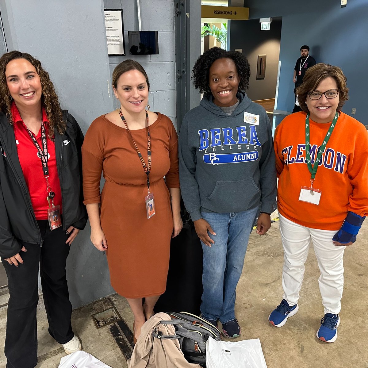 gcschools's tweet photo. More than 90 representatives from four-year, two-year and technical institutions and the military attended the the Greenville County College Fair. All 15 GCS high schools sent more than 2,100 students to have the chance to connect with those representatives. #GraduationPlus https://t.co/8UFLxwyBKW