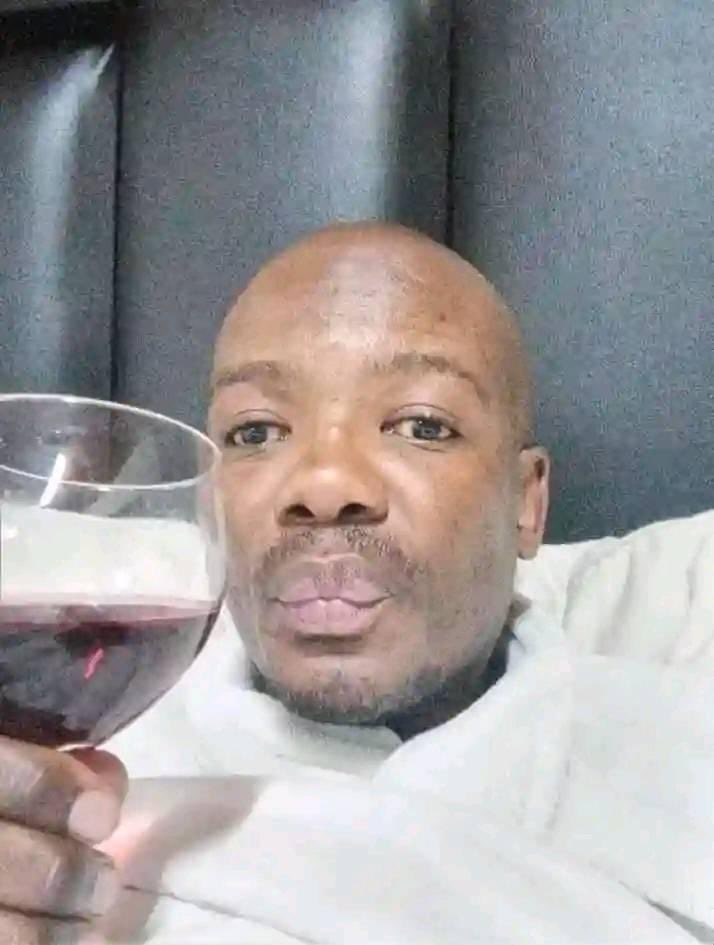 tshepom619's tweet photo. Lona bo "I will let you know when I'm free" bona nou lefitiwa keng
Diddy #RepoRate “Jason Derulo” Busta #AVBOBPoetryProject https://t.co/iR6fojdLYS