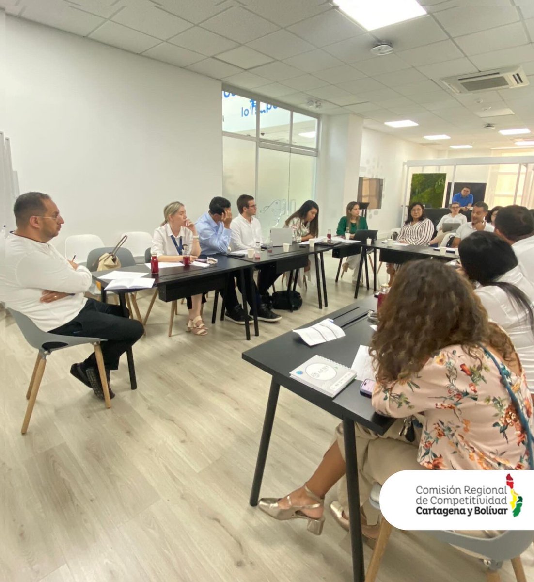 En el marco de la actualización del Plan Regional de Competitividad, se realizó una reunión estratégica con los clusters sobre los retos y oportunidades de los sectores estratégicos para el desarrollo y crecimiento de la región, buscando generar mayor bienestar. 🚀

#energía