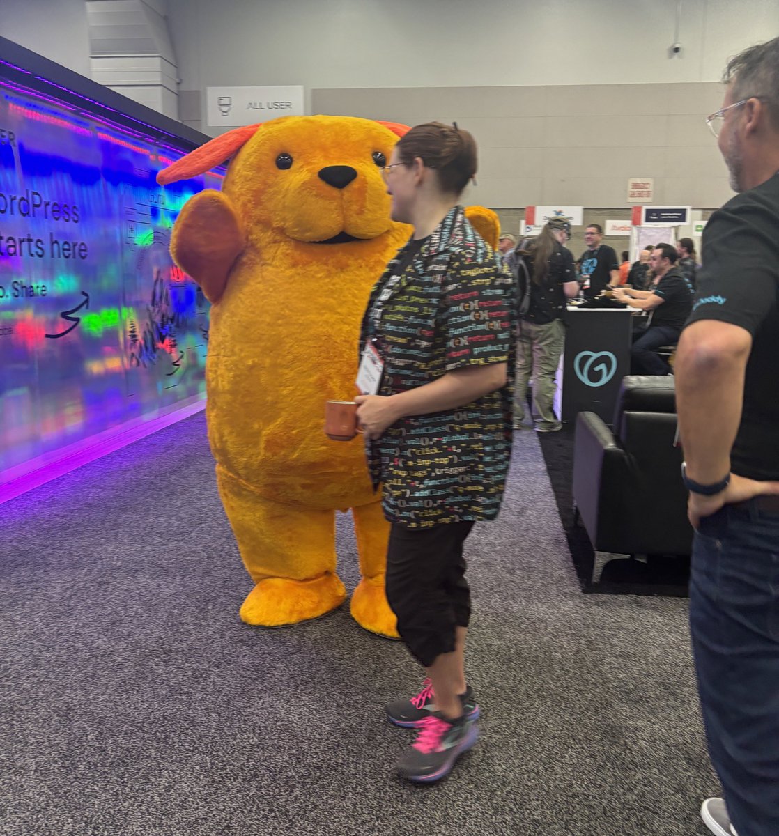 Highlights from #wcus sponsor hall this year: custom <a href="/VoodooDoughnut/">Voodoo Doughnut</a> from <a href="/automattic/">Automattic</a>; community-created “code poetry” and paint-by-numbers; and a giant freaking Wapuu?!