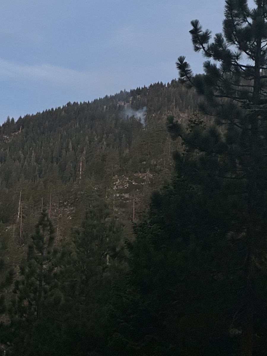 LakeTahoeUSFS's tweet photo. Smoke plume photos/map showing location of lightning-caused Kings Fire above Incline Village. Tahoe Rim Trail hikers, Mt Rose Wilderness visitors can expect to see smoke, fire crews, equipment, suppression, helicopter activity. @NLTahoeFire @TahoeRimTrail #KingsFire #FireYear2024 https://t.co/7zoci0dkap