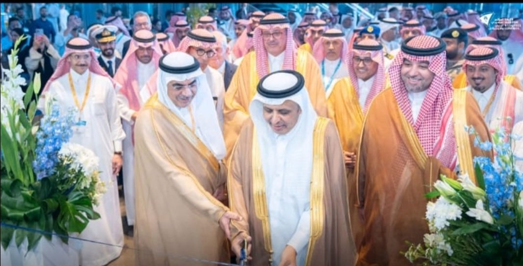 مشاركي في المؤتمر السعودي البحري واللوجستى 2024، وسط حضور تجاوز ١٠ الاف زائر و٢٠٠ جهة عارضة و٦٠ شخصية رائدة عالمية في مجال النقل البحري واللوجستى وكان نقاش الجلسة الحوارية عن احتياجات القطاعات البحرية الرئيسية، والبنية التحتية التعليمية والتطوير 
#SaudiMaritimeLogisticsCongress