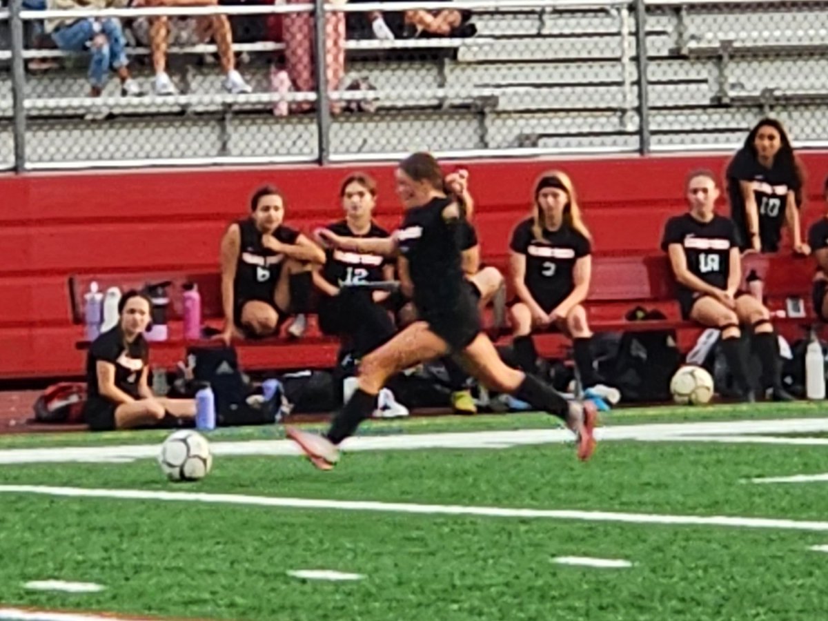 it_athletics's tweet photo. Varsity girls battled Lynbrook to a 2-2 tie! https://t.co/xnDRB7hZD3