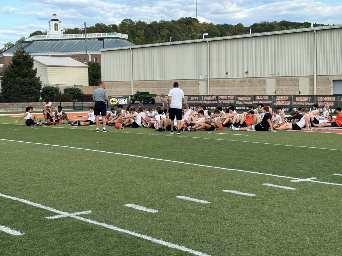 FootballIronton's tweet photo. Prep work is done. Almost GO TIME!!!
Tune-Up Thursdayโฆ. Spiritual Session!
#StandOnBu3iness๐
#BEATHartley https://t.co/rfBufhfE5u