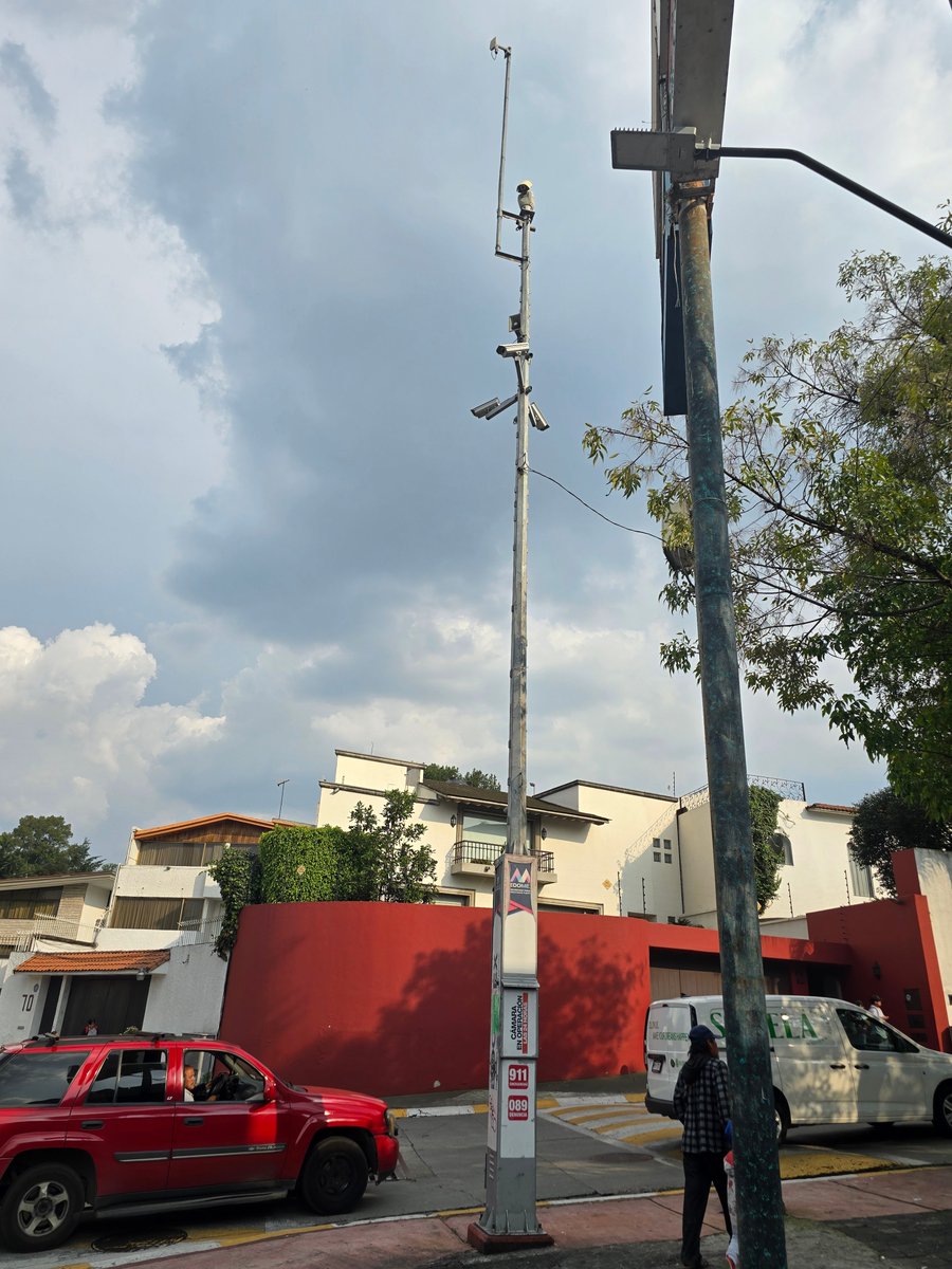 AsocLomasPalmas's tweet photo. Solicitamos a La Gobernadora @delfinagomeza y a las siguientes autoridades @SS_Edomex @C5Edomex revisar las torres del Sistema de Videovigilancia del C5 EdoMex en Lomas de las Palmas, Huixquilucan, ya que no funcionaron durante el SIMULACRO NACIONAL 2024.
Agradecemos su atención. https://t.co/ixpvjytbKL