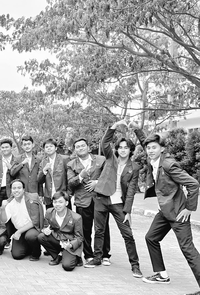 bloobyboomer's tweet photo. Kinda missin my freshman year yang isinya gila gilaan doang ga pusing mikirinnn kampus mulu https://t.co/tUWA2GZbQg