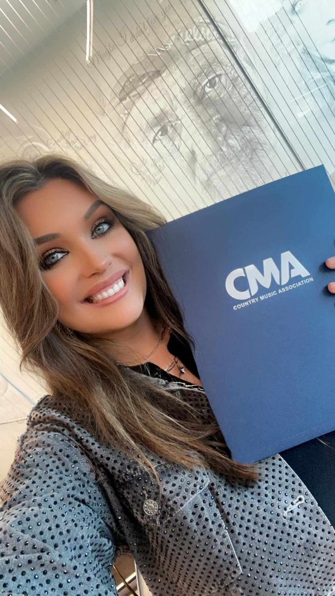 Jennifer Mlott tweet media