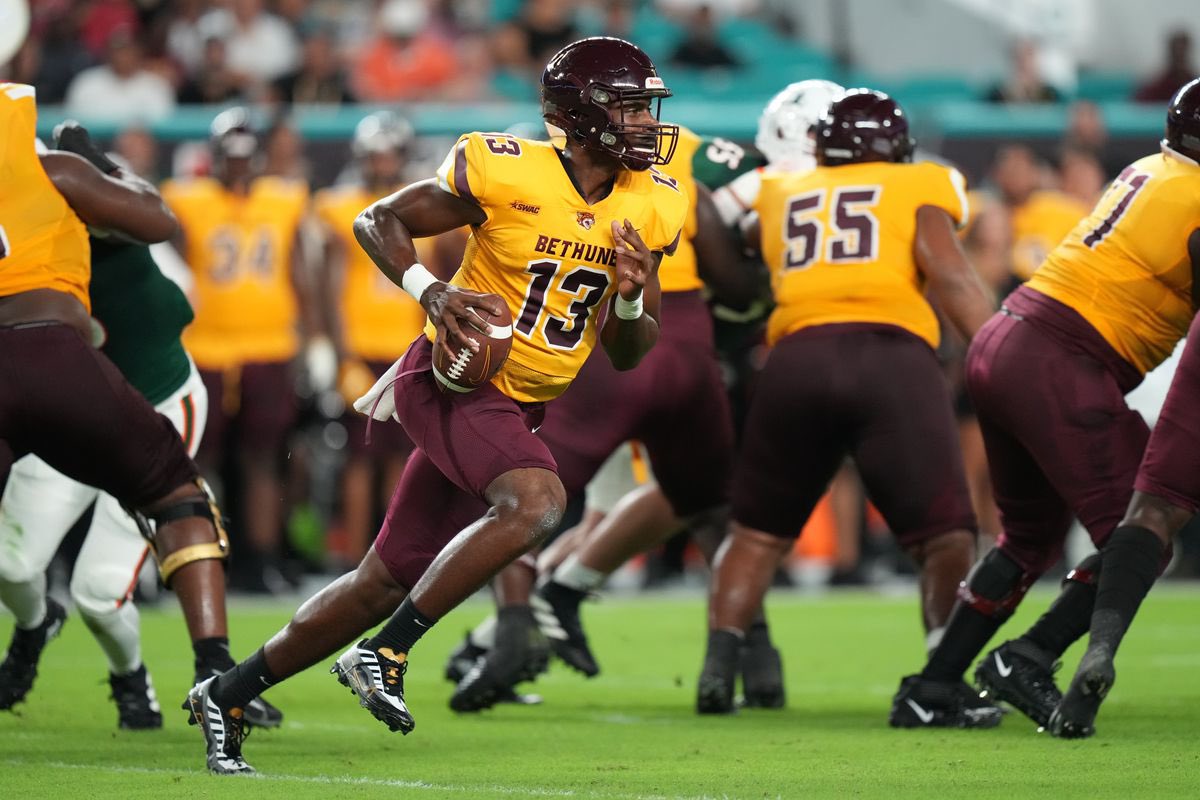 After a great conversation with <a href="/_TMJackson/">TJ</a> I am blessed to receive an offer from Bethune-Cookman University <a href="/Coach_Wimbo/">Coach Wimbo</a> <a href="/BCUGridiron/">🏈 Bethune-Cookman Football</a> <a href="/nickthepick36/">Coach Nick Collins Sr</a> <a href="/FootballCamden/">🐶🏈Camden Bulldogs Football</a> #WETSU