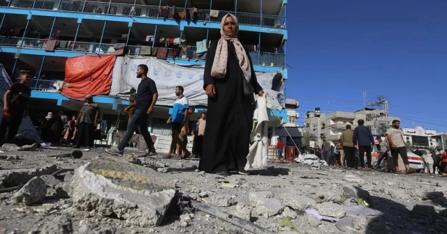 SorteoViral2018's tweet photo. La UNRWA denuncia que 6 de sus trabajadores han muerto por un ataque israelí en una escuela en Gaza https://t.co/hFQT0nP7nP https://t.co/P8wDVWHQB3