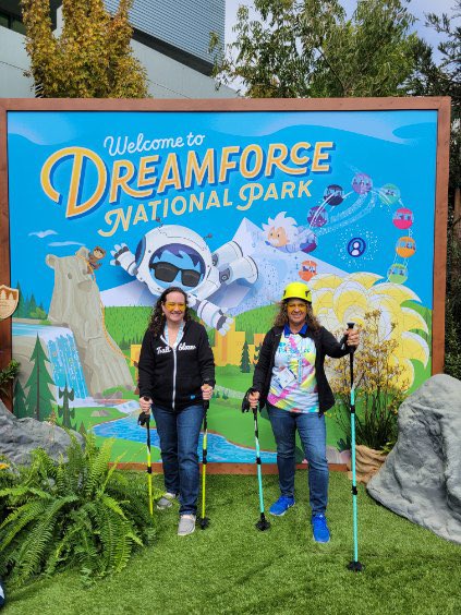 Christina Moore tweet media