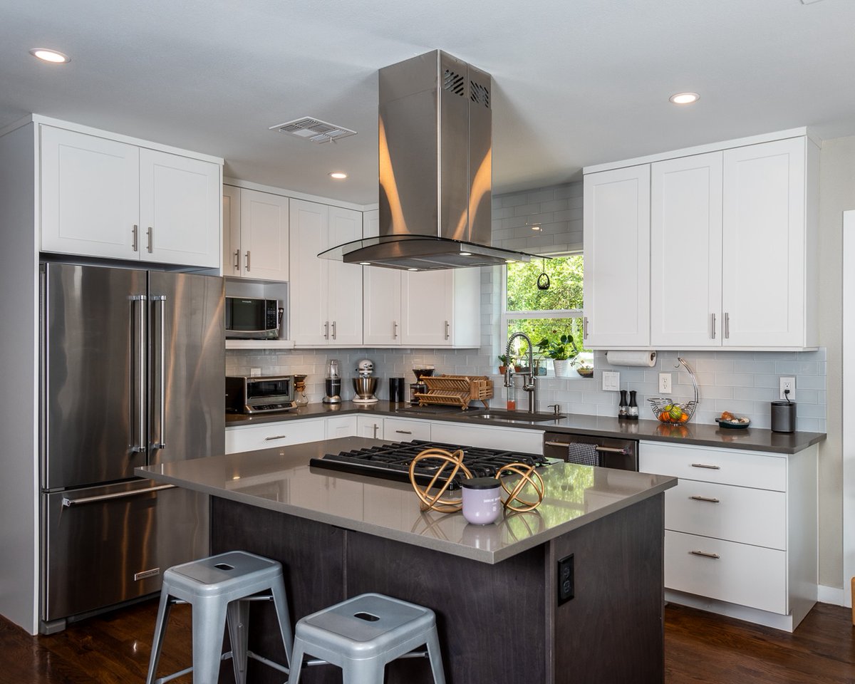 Catalyst_Texas's tweet image. Let&apos;s talk Kitchen Islands!  Do they add value to your home?  Find out more at the link below 👇
.
#KitchenIsland #CatalystAustin #KitchenRemodeling
catalystaustin.com/do-kitchen-isl…